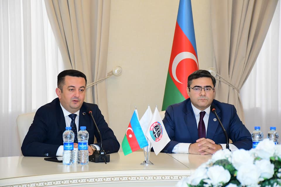 “Vəkillik və mediasiya xidmətinin praktiki məsələləri” mövzusunda dəyirmi masa keçirilmişdir.