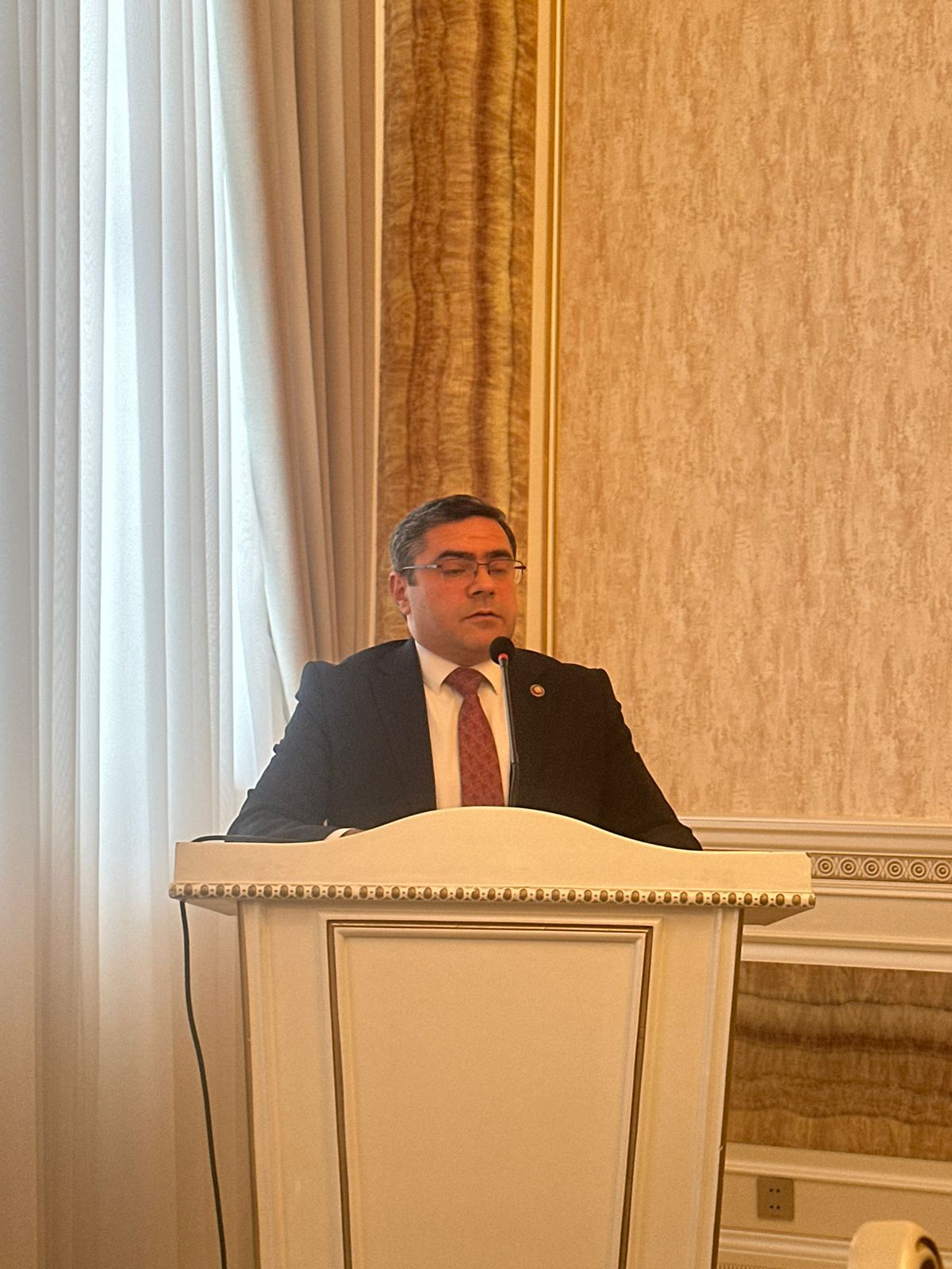Sumqayıt 1 saylı mediasiya təşkilatının rəhbəri Etibar Həsənov “Azərbaycan Respublikasında sosial xidmətin inkişafına dair 2023–2026-cı illər üçün Dövlət proqramı” çərçivəsində həyata keçirilmiş “Mediasiya – yeni trendlər və gözləntilər” mövzusunda Konfrans – ictimai müzakirə zamanı təşkilatın fəaliyyətinə dair hesabat xarakterli çıxış etmişdir.
